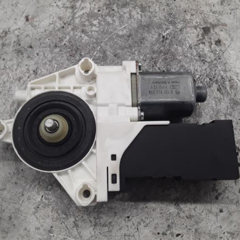 Moteur leve vitre avant droit PEUGEOT 407