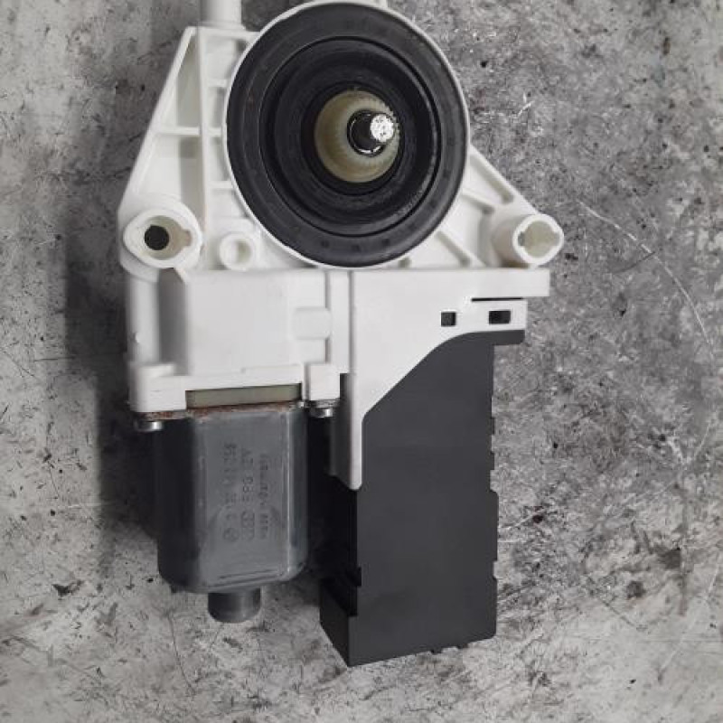 Moteur leve vitre avant gauche PEUGEOT 407