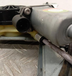 Leve vitre electrique avant gauche RENAULT KANGOO 2 Photo n°4