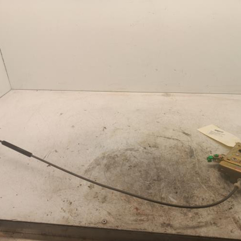Serrure avant droit FORD FIESTA 3
