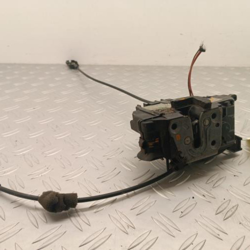 Serrure avant gauche RENAULT CLIO 3 Serrure avant gauche RENAULT CLIO 3