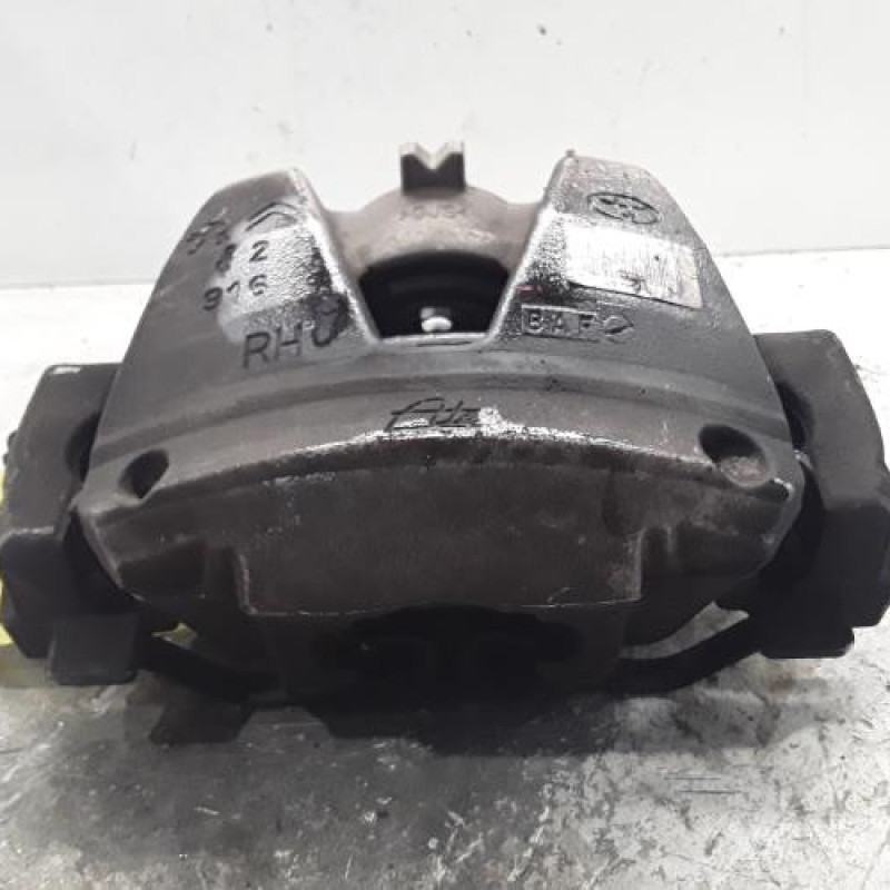 Etrier avant droit (freinage) OPEL VIVARO 3