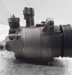 Compresseur clim VOLKSWAGEN PASSAT 6 Photo n°4