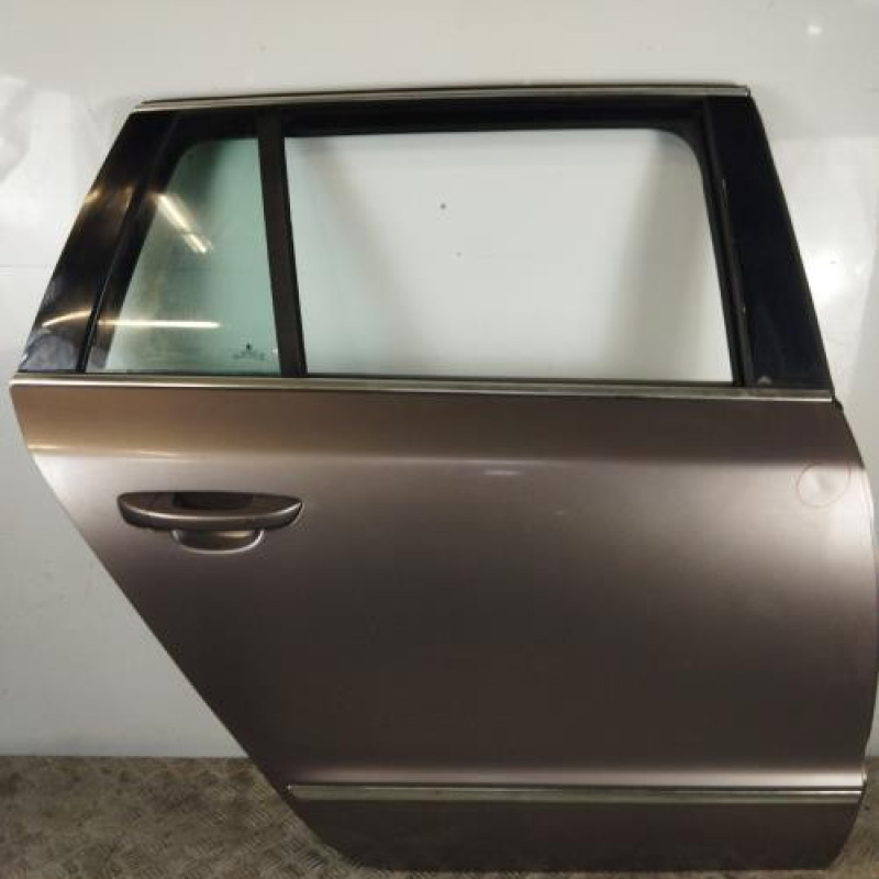 Porte arriere droit SKODA SUPERB 2 Porte arriere droit SKODA SUPERB 2