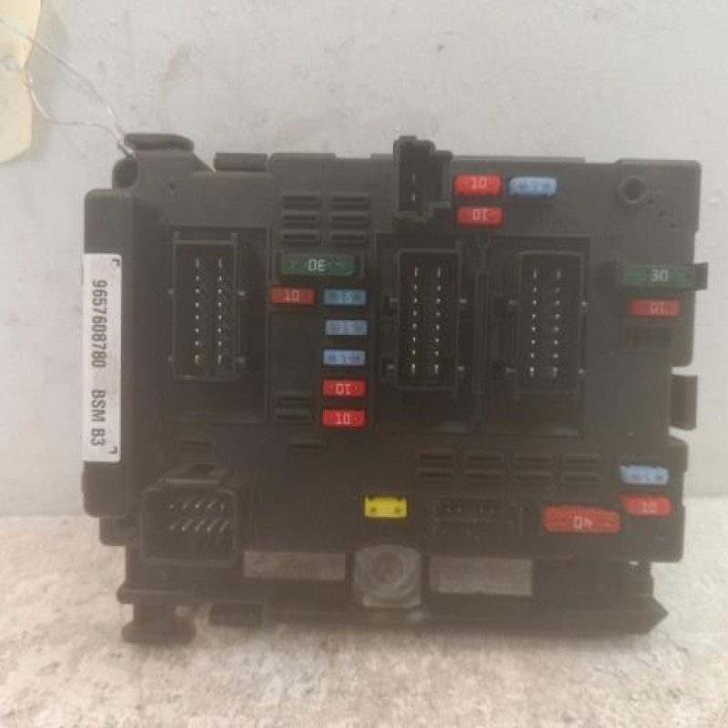 Boitier servitude moteur (BSM) PEUGEOT 206 Boitier servitude moteur (BSM) PEUGEOT 206