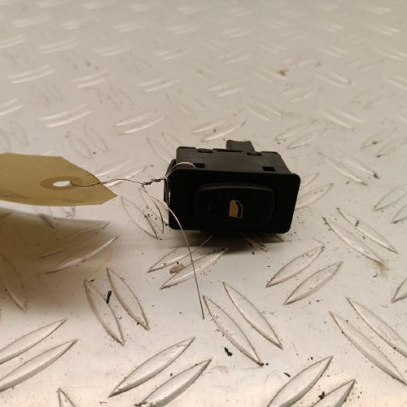 Interrupteur de leve vitre arriere droit CITROEN C8