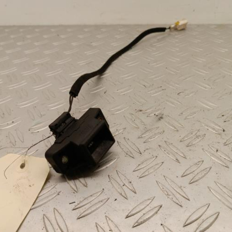 Serrure de hayon RENAULT CLIO 2 Serrure de hayon RENAULT CLIO 2