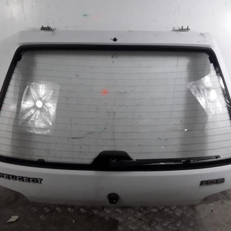 Malle/Hayon arriere PEUGEOT 106 Malle/Hayon arriere PEUGEOT 106