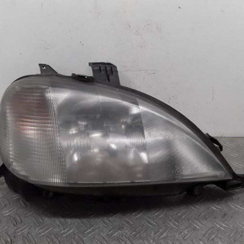 Optique avant principal droit (feux)(phare) MERCEDES CLASSE M 163