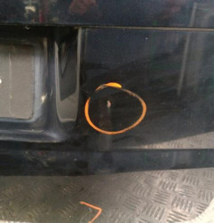 Malle/Hayon arriere VOLKSWAGEN TOURAN 1