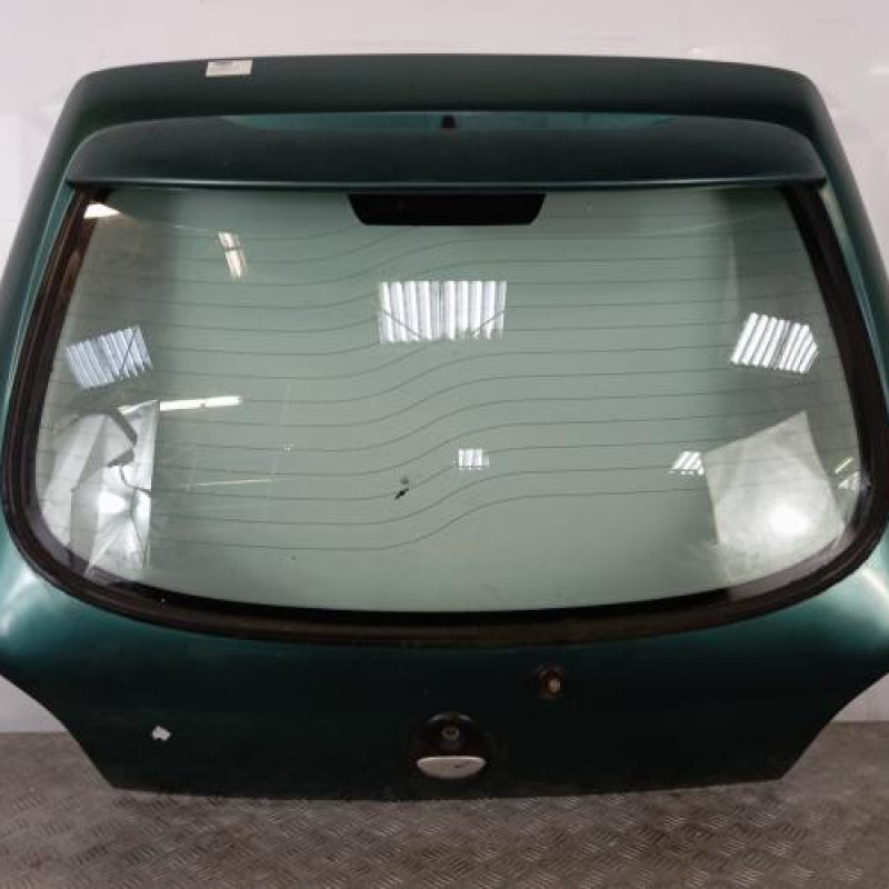 Malle/Hayon arriere FORD FIESTA 4 Malle/Hayon arriere FORD FIESTA 4