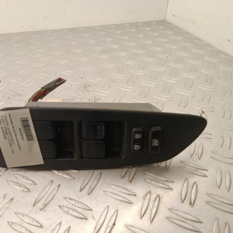Interrupteur de leve vitre avant gauche TOYOTA AURIS 1