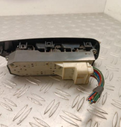 Interrupteur de leve vitre avant gauche TOYOTA AURIS 1