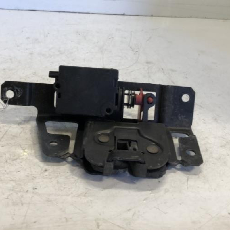 Serrure de hayon BMW SERIE 3 E46 Serrure de hayon BMW SERIE 3 E46