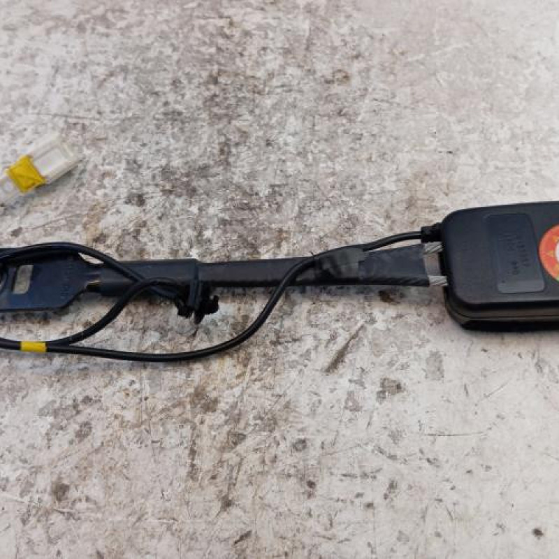 Attache ceinture avant droit PEUGEOT 308 1