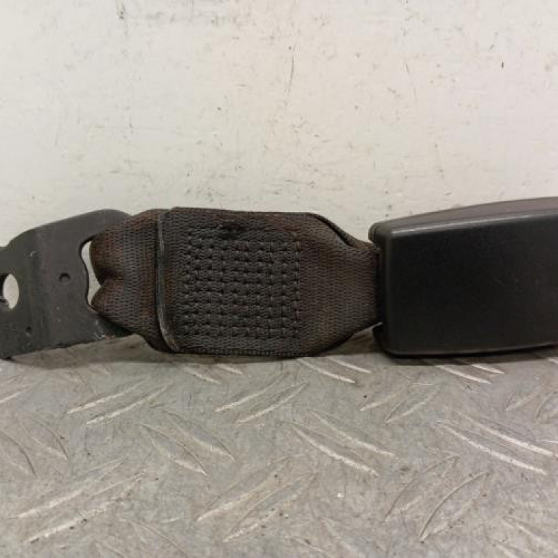 Attache ceinture arriere droit BMW SERIE 3 E92