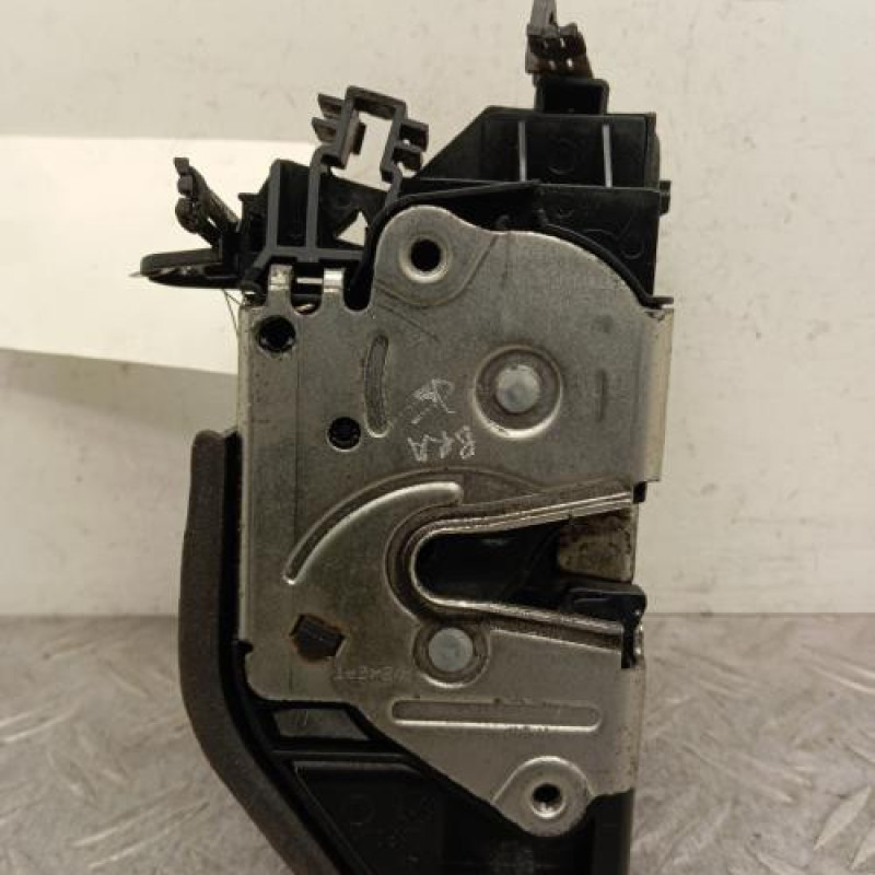 Serrure avant droit BMW SERIE 3 E92 Serrure avant droit BMW SERIE 3 E92
