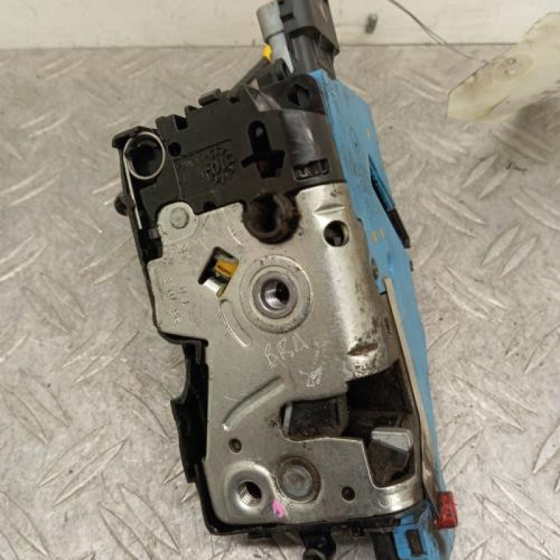 Serrure arriere droit PEUGEOT 207