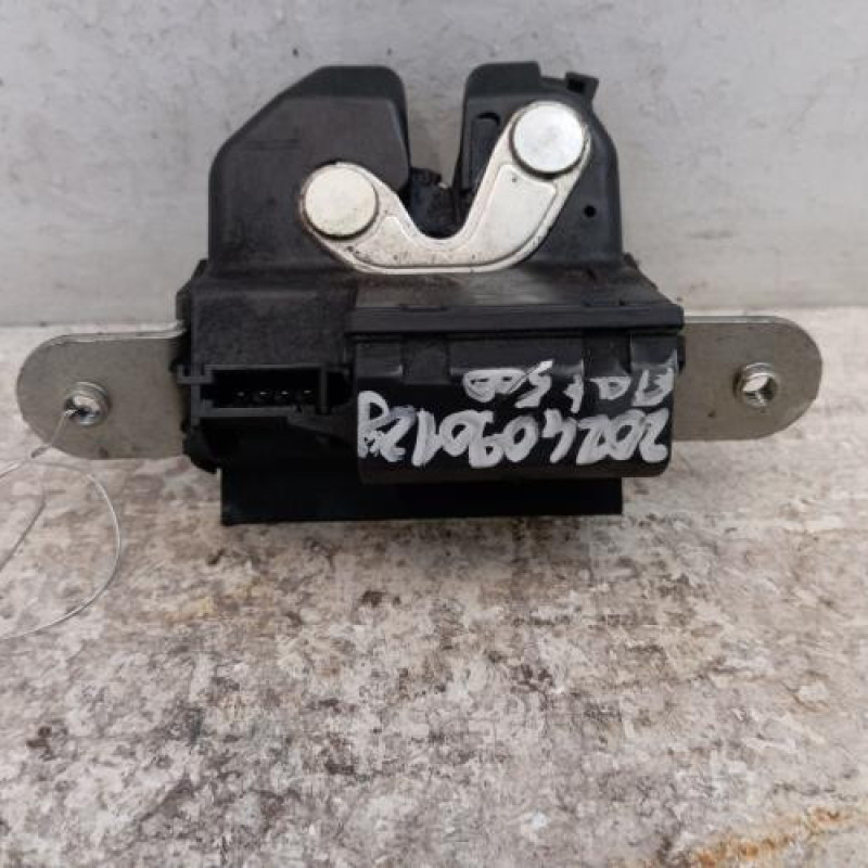 Serrure de hayon FIAT 500 2