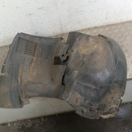 Pare boue avant droit RENAULT SCENIC 1