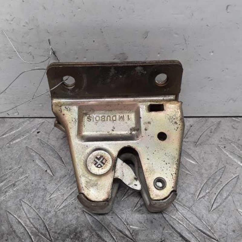 Serrure de hayon PEUGEOT 205 Serrure de hayon PEUGEOT 205