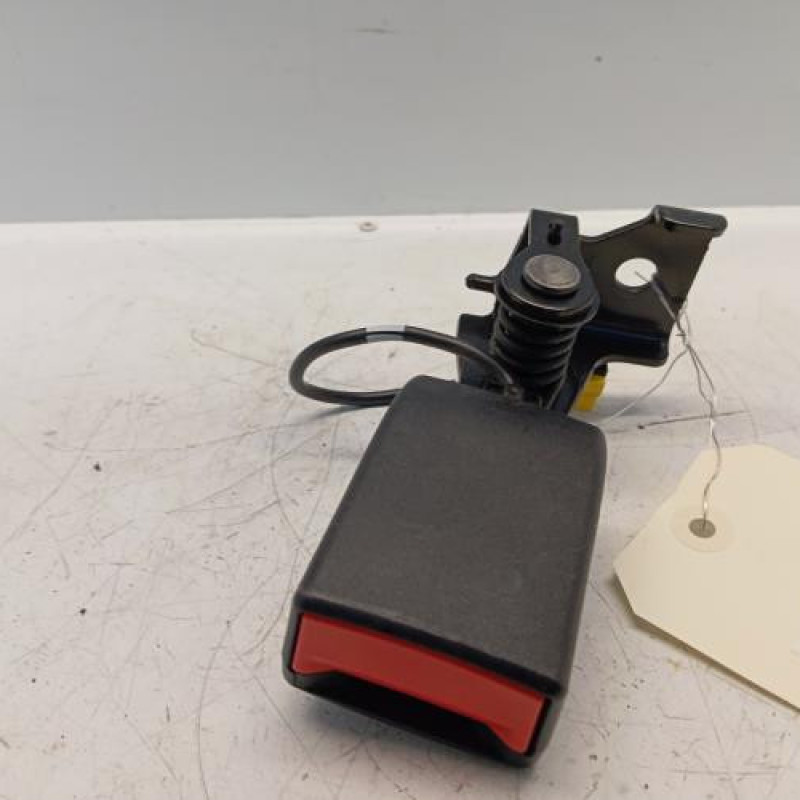 Attache ceinture arriere gauche MERCEDES CLASSE A 176