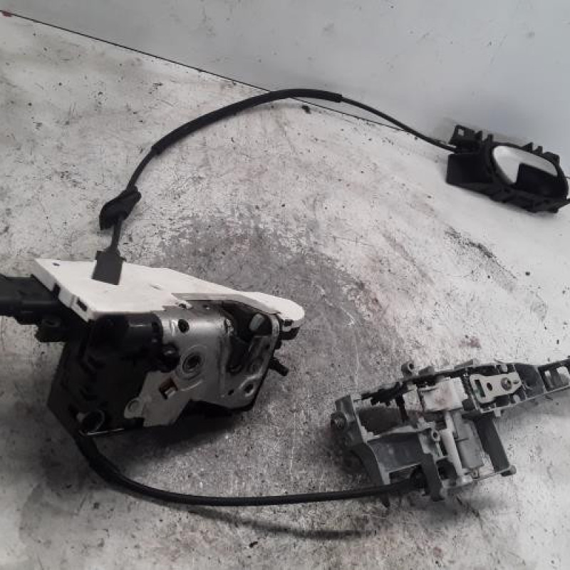 Serrure avant droit PEUGEOT 207