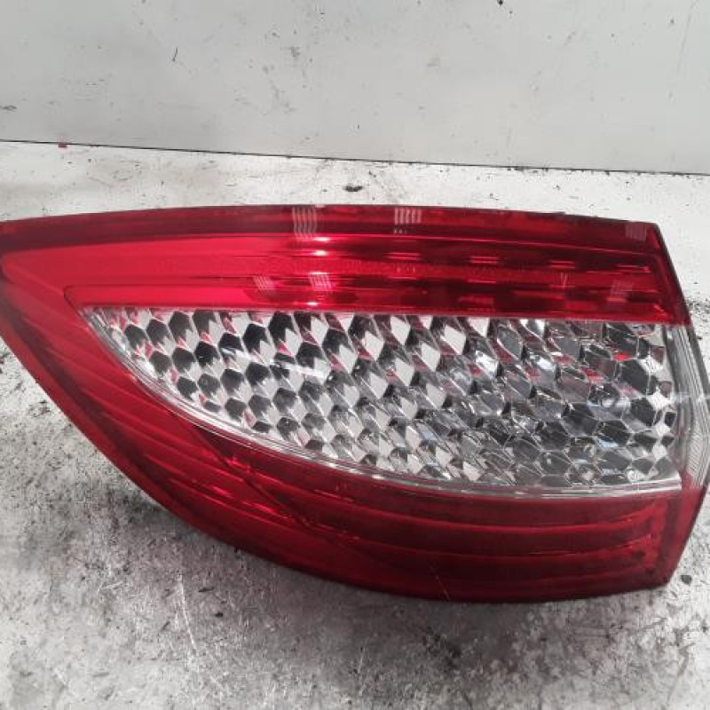Feu arriere principal gauche (feux) FORD MONDEO 3 Feu arriere principal gauche (feux) FORD MONDEO 3