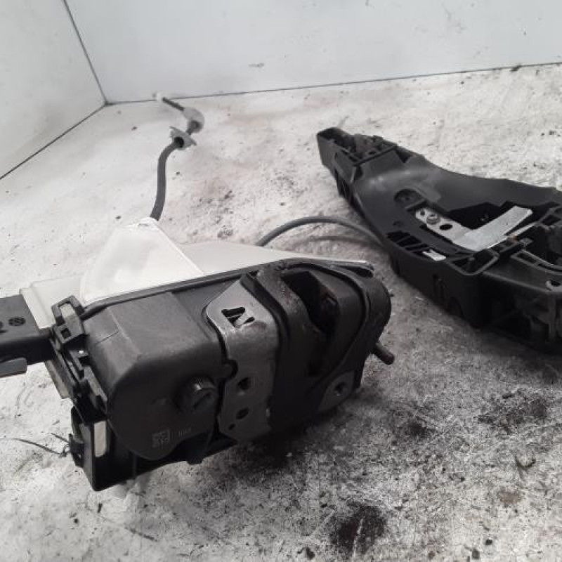 Serrure avant droit CITROEN C3 3 Serrure avant droit CITROEN C3 3