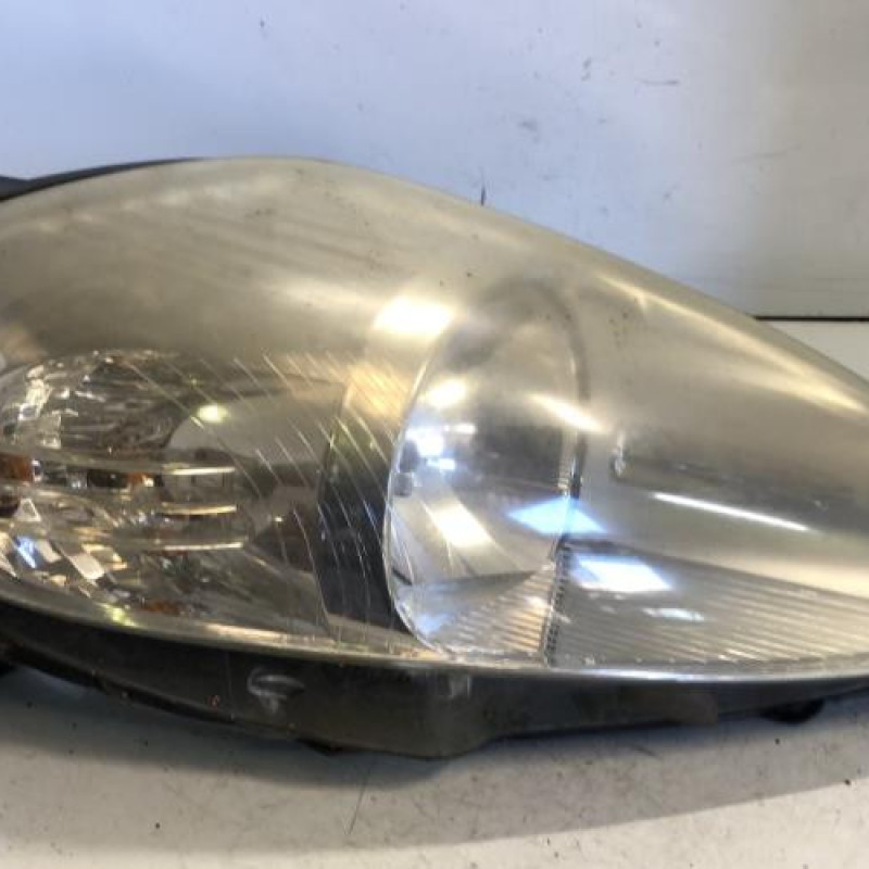 Optique avant principal droit (feux)(phare) FIAT GRANDE PUNTO