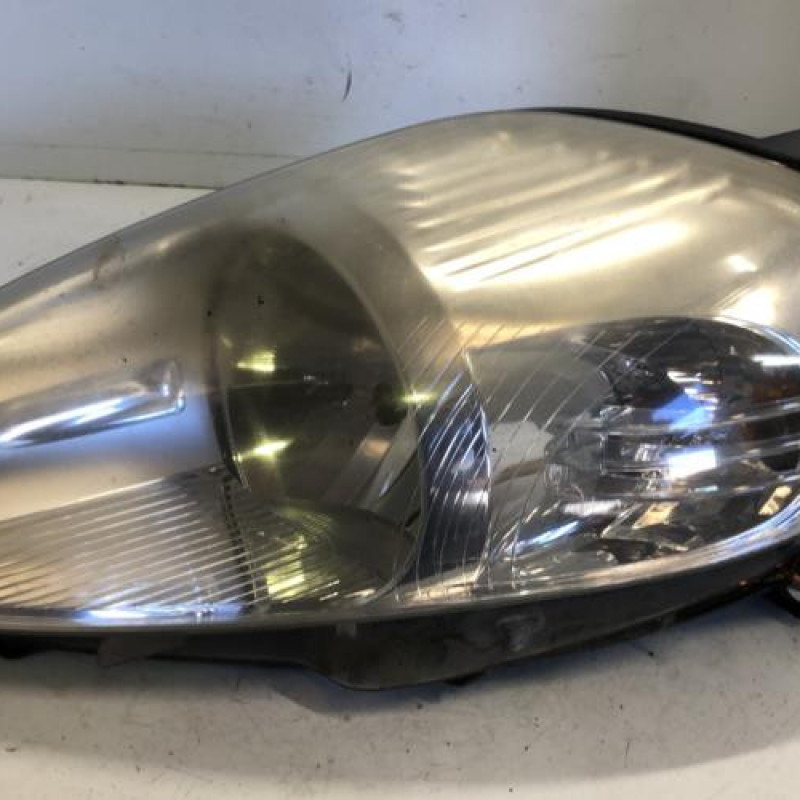 Optique avant principal gauche (feux)(phare) FIAT GRANDE PUNTO