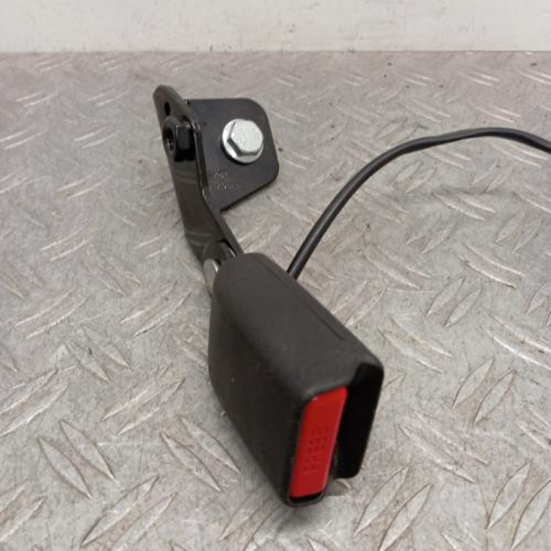 Attache ceinture arriere gauche RENAULT KADJAR