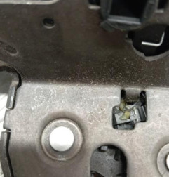 Serrure de hayon OPEL ASTRA J SPORTS Photo n°4
