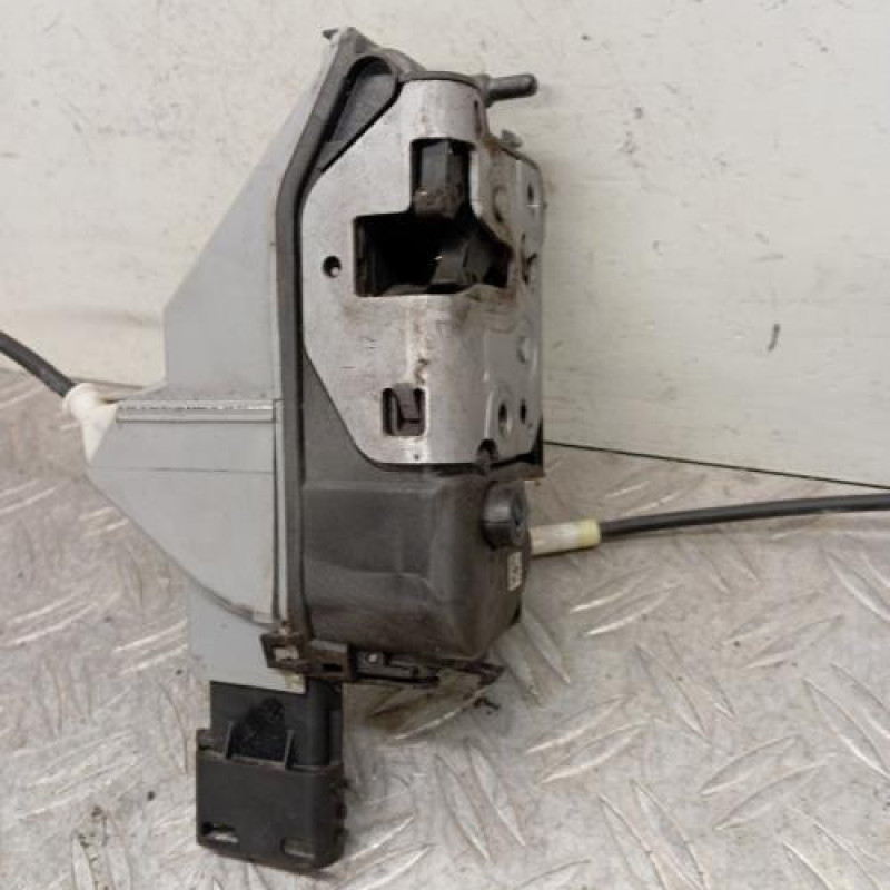 Serrure arriere droit PEUGEOT 5008 1 Serrure arriere droit PEUGEOT 5008 1
