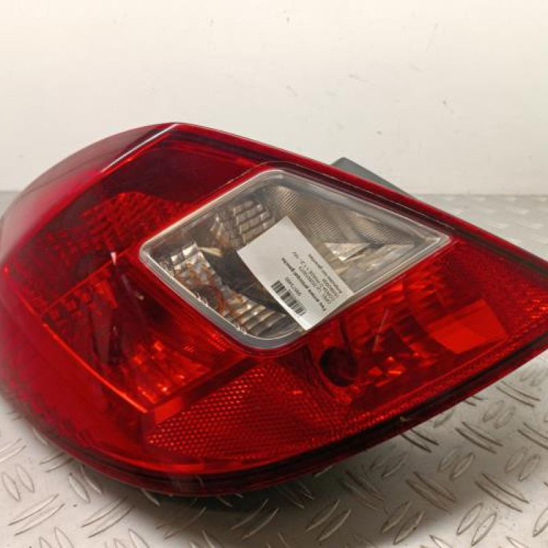 Feu arriere principal gauche (feux) OPEL CORSA D Feu arriere principal gauche (feux) OPEL CORSA D