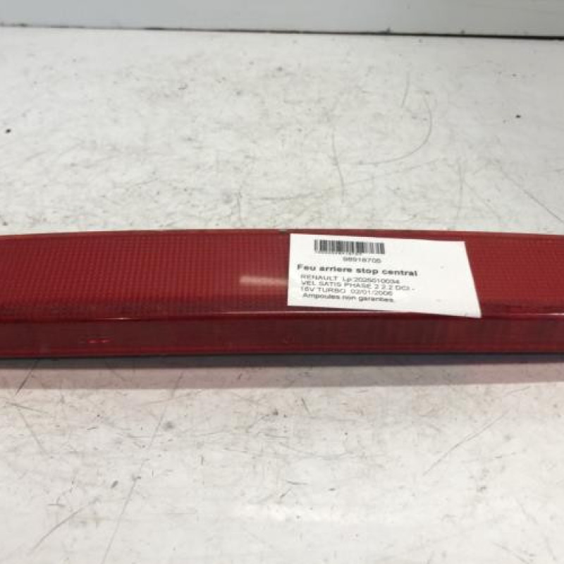 Feu arriere stop central RENAULT VEL SATIS Feu arriere stop central RENAULT VEL SATIS