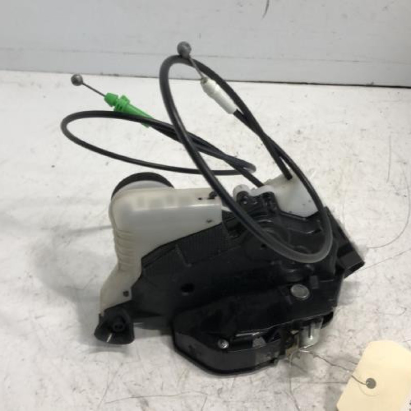 Serrure avant droit TOYOTA YARIS 3 Serrure avant droit TOYOTA YARIS 3