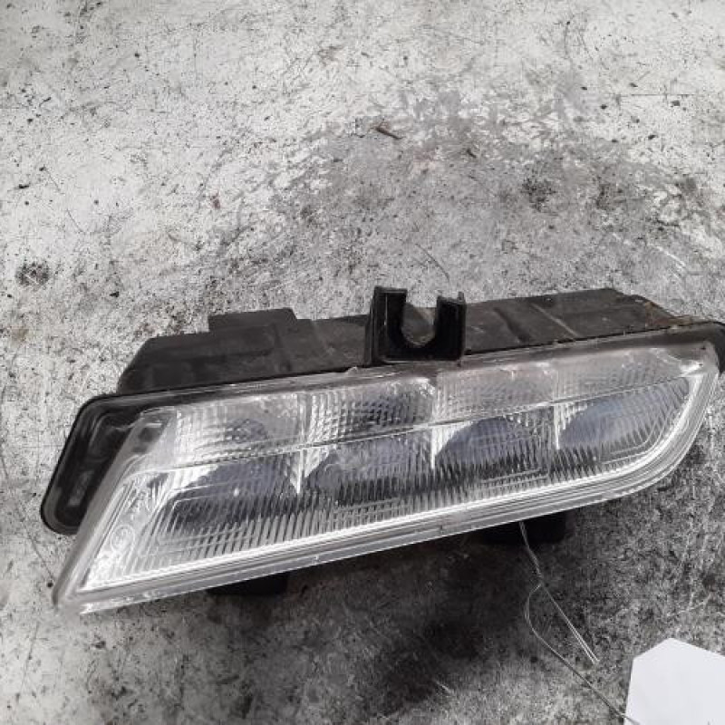 Feu diurne avant gauche RENAULT CLIO 4 Feu diurne avant gauche RENAULT CLIO 4