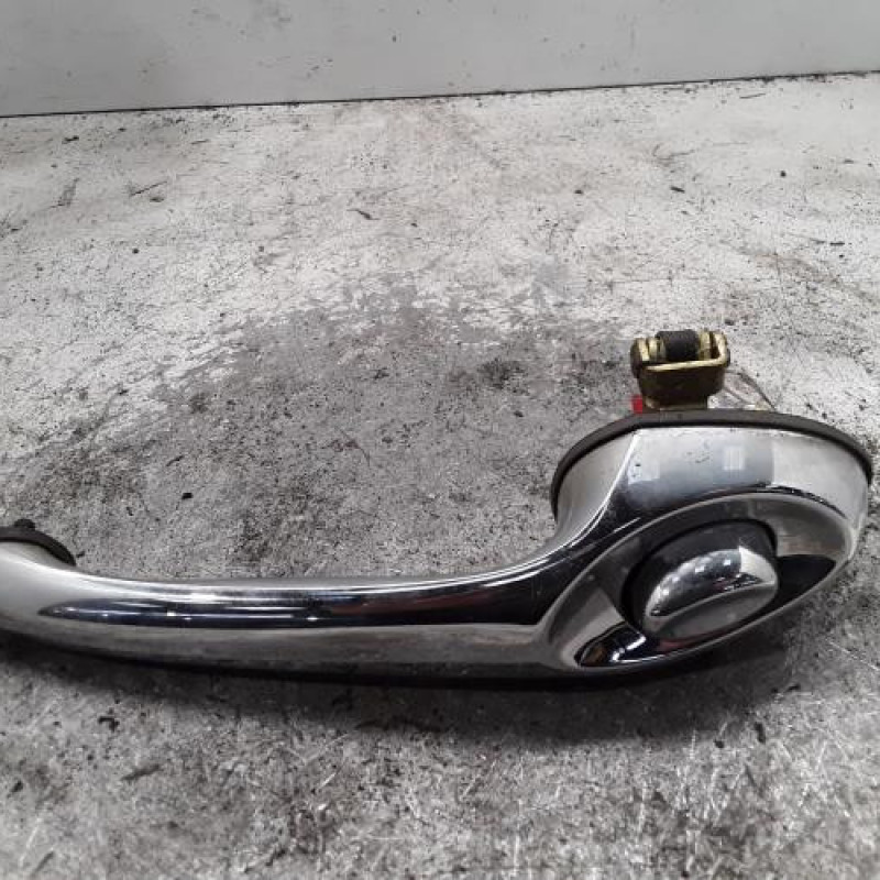 Poignee porte avant droit CHRYSLER PT CRUISER Poignee porte avant droit CHRYSLER PT CRUISER