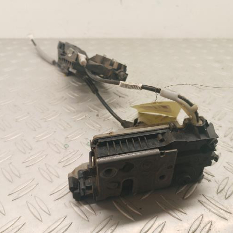 Serrure arriere droit PEUGEOT 208 1 Serrure arriere droit PEUGEOT 208 1
