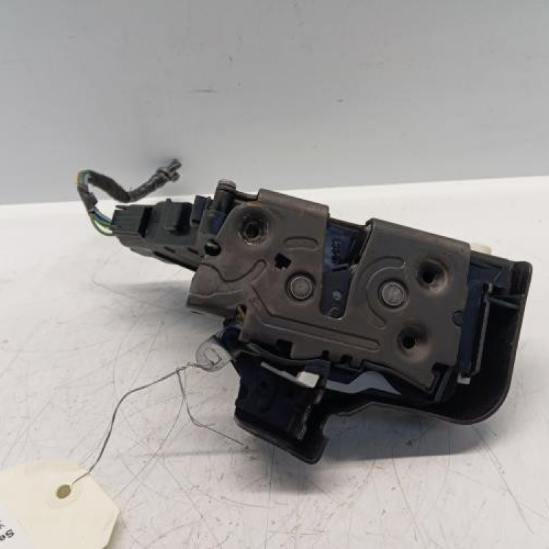 Serrure arriere droit VOLVO XC 60 1 Serrure arriere droit VOLVO XC 60 1
