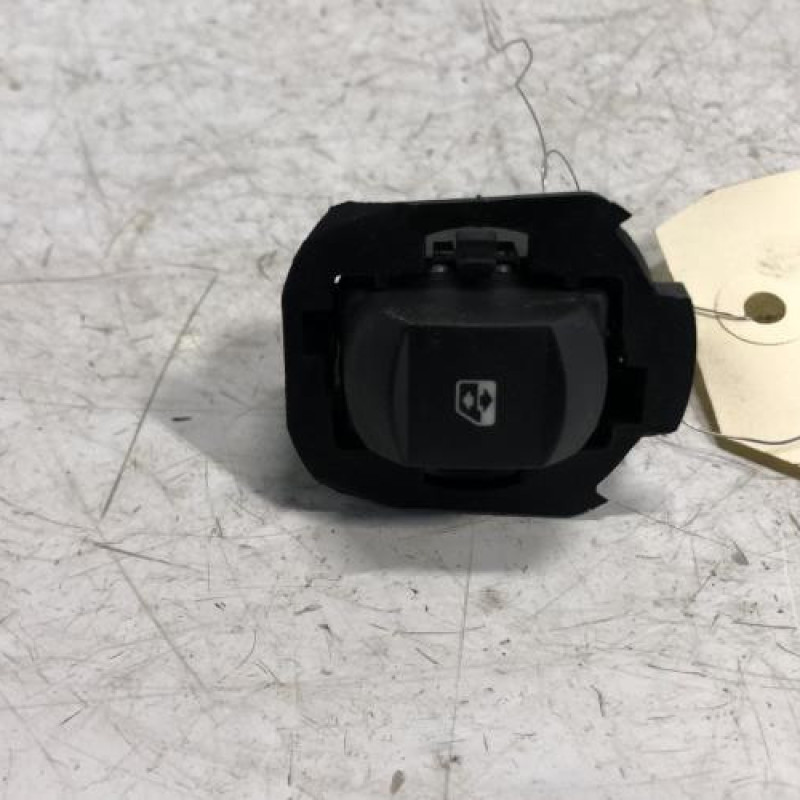 Interrupteur de leve vitre arriere gauche RENAULT VEL SATIS