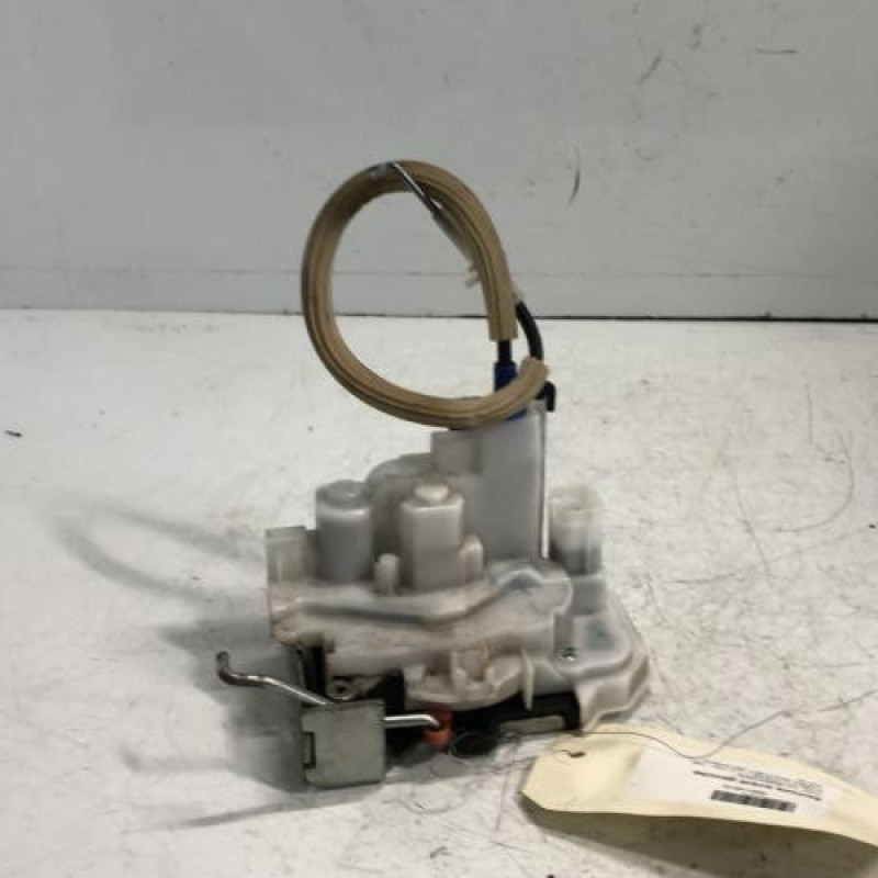 Serrure avant gauche FIAT DOBLO 2 Serrure avant gauche FIAT DOBLO 2