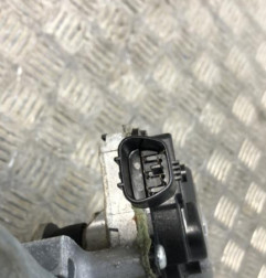 Moteur essuie glace avant TOYOTA VERSO Photo n°3