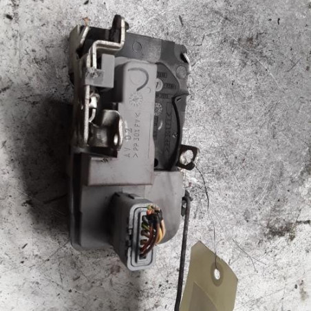 Serrure avant droit PEUGEOT 206+