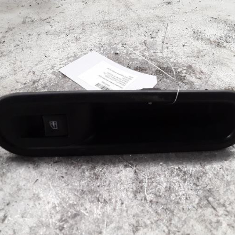 Interrupteur de leve vitre avant droit RENAULT TWINGO 3