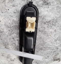 Interrupteur de leve vitre avant droit RENAULT TWINGO 3
