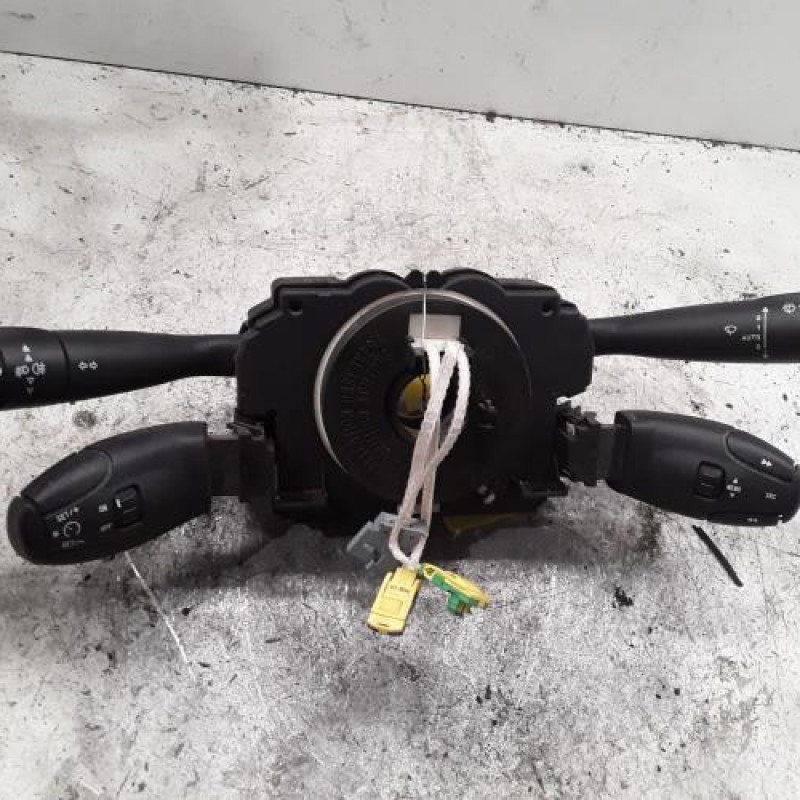 Com (Bloc Contacteur Tournant+Commodo Essuie Glace+Commodo Phare) CITROEN C5 1