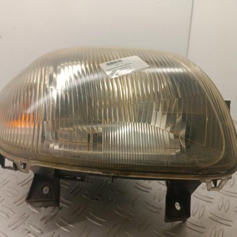 Optique avant principal droit (feux)(phare) RENAULT CLIO 2