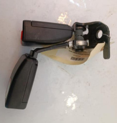 Attache ceinture arriere droit PEUGEOT 2008 1